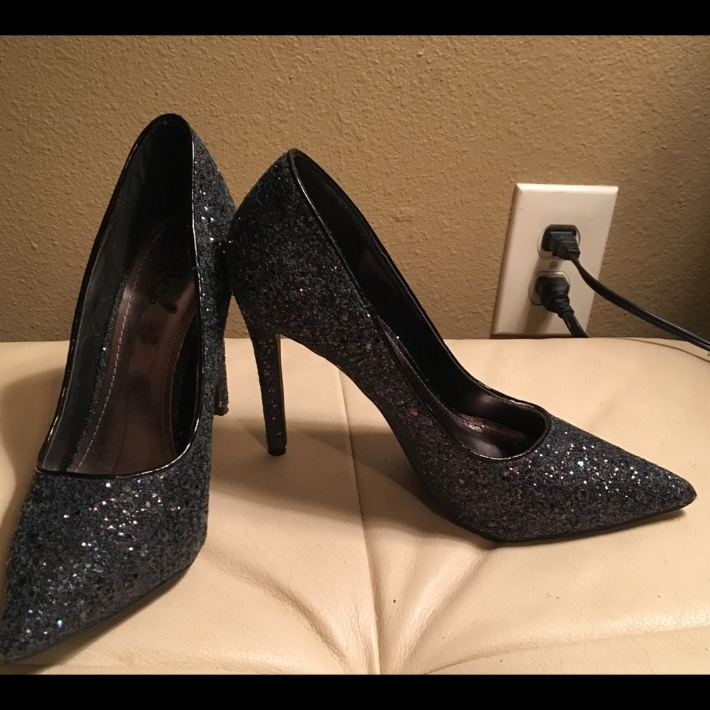 Women’s heels - Picture 2 of 3